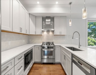 17 Vinton Street, Boston, Massachusetts, 3 Bedrooms Bedrooms, 4 Rooms Rooms,2 BathroomsBathrooms,Residential,For Sale,Vinton Street,73554038