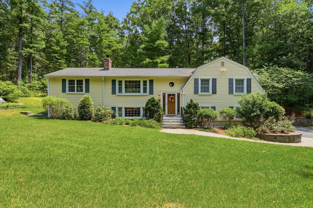 87 Depot Street, Westford, Massachusetts, 3 Bedrooms Bedrooms, 9 Rooms Rooms,1.5 BathroomsBathrooms,Residential,For Sale,Depot Street,73554024
