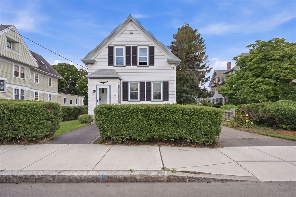92 Broadway, Taunton, Massachusetts, 3 Bedrooms Bedrooms, 6 Rooms Rooms,2 BathroomsBathrooms,Residential,For Sale,Broadway,73554056