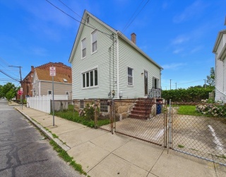 250 Chancery St, New Bedford, Massachusetts, 3 Bedrooms Bedrooms, 7 Rooms Rooms,2 BathroomsBathrooms,Residential,For Sale,Chancery St,73554055