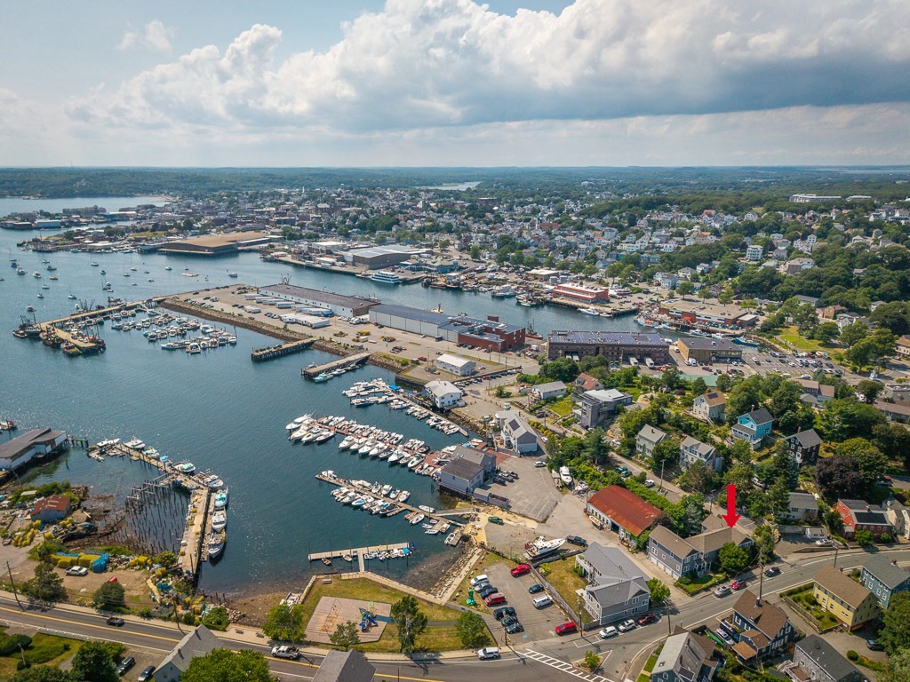 65 E Main St, Gloucester, Massachusetts, 3 Bedrooms Bedrooms, 5 Rooms Rooms,2 BathroomsBathrooms,Residential,For Sale,E Main St,73554033