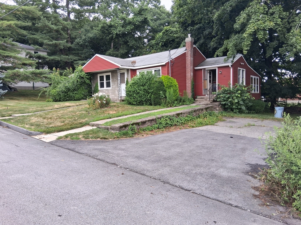 45 Erie Ave, Worcester, Massachusetts, 3 Bedrooms Bedrooms, 7 Rooms Rooms,2 BathroomsBathrooms,Residential,For Sale,Erie Ave,73553892