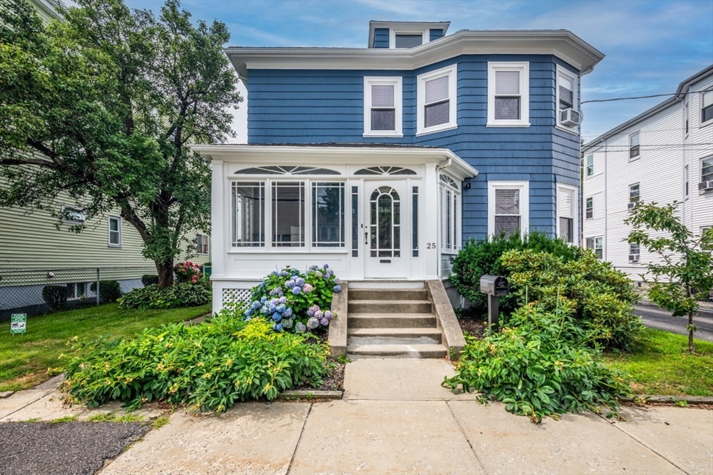 25 Saint George Ave, Norwood, Massachusetts, 5 Bedrooms Bedrooms, 9 Rooms Rooms,2 BathroomsBathrooms,Residential,For Sale,Saint George Ave,73554001