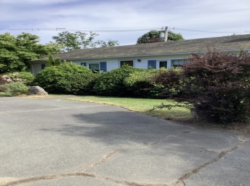 236 Maple Street, Danvers, Massachusetts, 2 Bedrooms Bedrooms, 6 Rooms Rooms,1.5 BathroomsBathrooms,Residential,For Sale,Maple Street,73538095