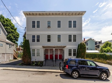 30 Tufts Ave, Everett, Massachusetts, 2 Bedrooms Bedrooms, 4 Rooms Rooms,2 BathroomsBathrooms,Residential,For Sale,Tufts Ave,73554082