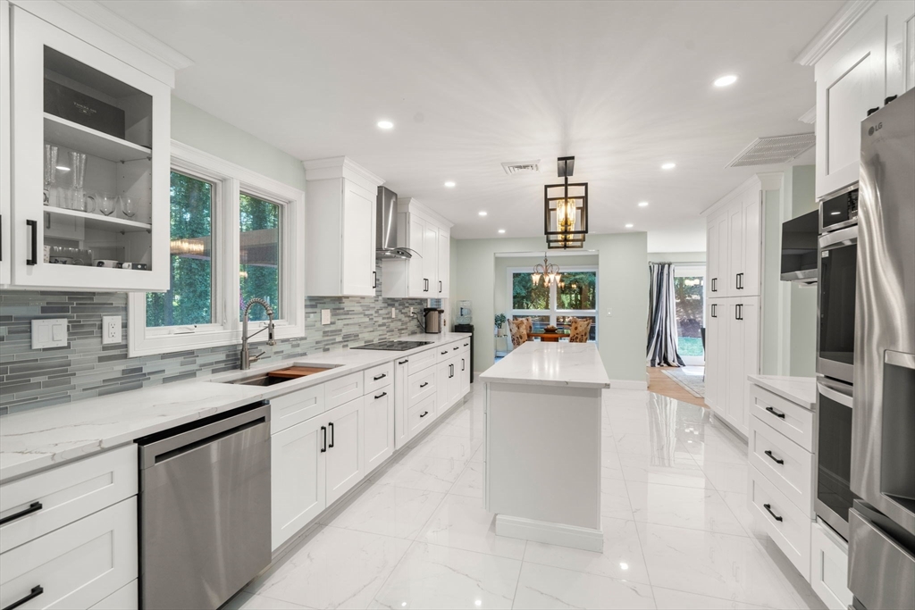 47 Dedham St, Sharon, Massachusetts, 4 Bedrooms Bedrooms, 9 Rooms Rooms,3.5 BathroomsBathrooms,Residential,For Sale,Dedham St,73554106
