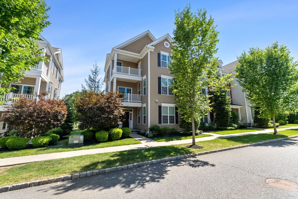 59 Townsensblvd, Westborough, Massachusetts, 4 Bedrooms Bedrooms, 8 Rooms Rooms,3 BathroomsBathrooms,Residential,For Sale,Townsensblvd,73553961