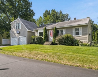 16 Edgelawn Ave, Chelmsford, Massachusetts, 3 Bedrooms Bedrooms, 5 Rooms Rooms,1.5 BathroomsBathrooms,Residential,For Sale,Edgelawn Ave,73554117