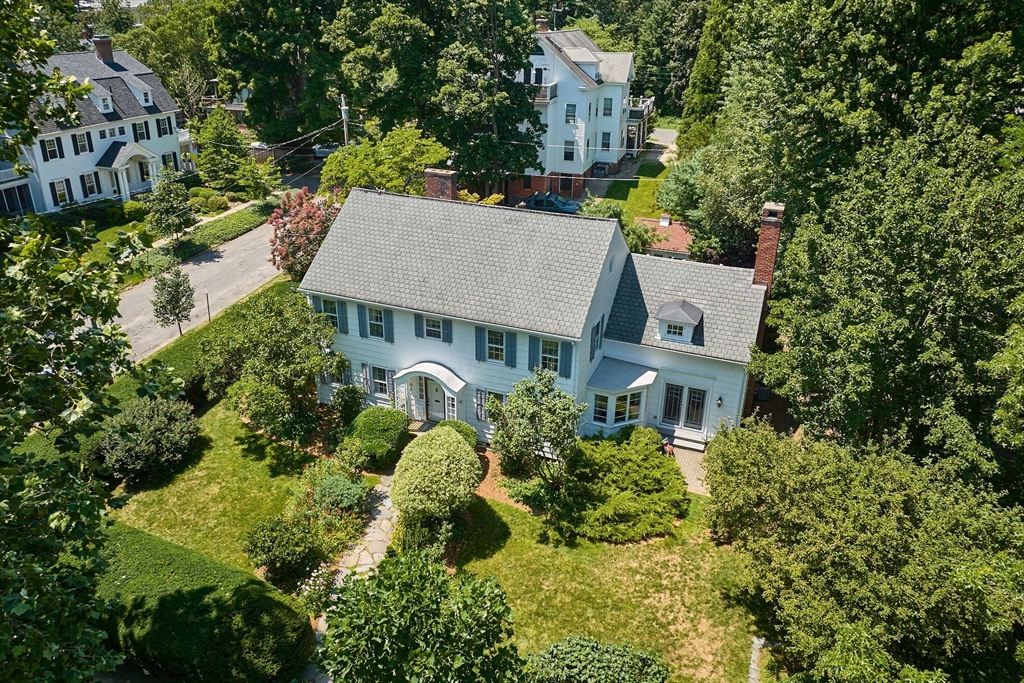 15 Barrett Place, Northampton, Massachusetts, 4 Bedrooms Bedrooms, 10 Rooms Rooms,4.5 BathroomsBathrooms,Residential,For Sale,Barrett Place,73553942