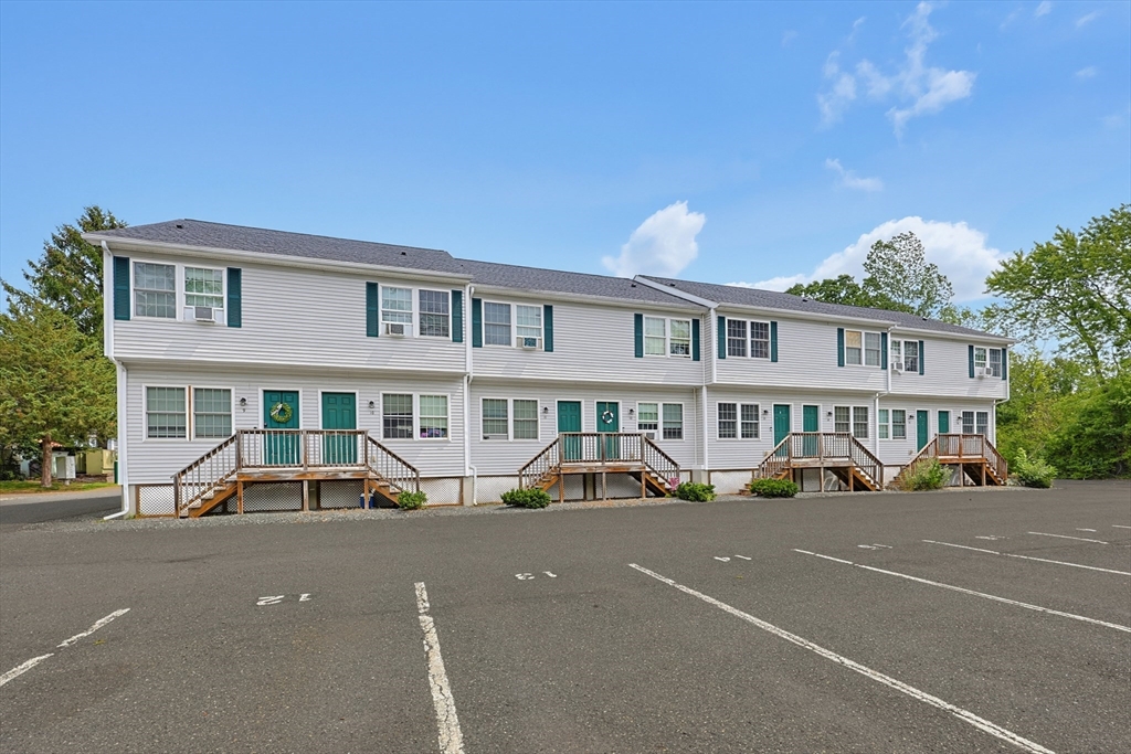 13 Dexter St, North Attleboro, Massachusetts, 2 Bedrooms Bedrooms, 4 Rooms Rooms,1.5 BathroomsBathrooms,Residential,For Sale,Dexter St,73554113