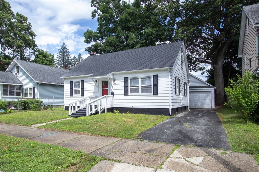 83 Newhall St, Springfield, Massachusetts, 5 Bedrooms Bedrooms, 6 Rooms Rooms,2 BathroomsBathrooms,Residential,For Sale,Newhall St,73554020