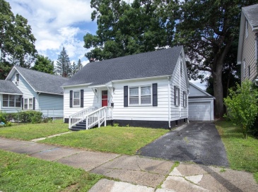 83 Newhall St, Springfield, Massachusetts, 5 Bedrooms Bedrooms, 6 Rooms Rooms,2 BathroomsBathrooms,Residential,For Sale,Newhall St,73554020