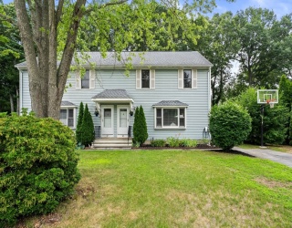 85 Baylies Rd, Taunton, Massachusetts, 3 Bedrooms Bedrooms, 5 Rooms Rooms,2 BathroomsBathrooms,Residential,For Sale,Baylies Rd,73554088