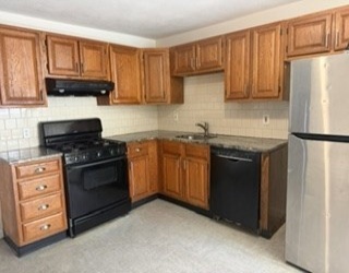 17 Turner, Salem, Massachusetts, 2 Bedrooms Bedrooms, 4 Rooms Rooms,1 BathroomBathrooms,Residential Lease,For Rent,Turner,73554116