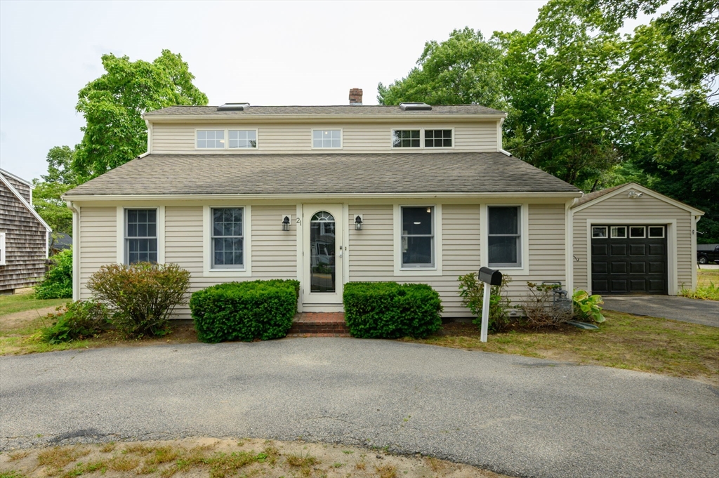 21 Pembroke St, Kingston, Massachusetts, 4 Bedrooms Bedrooms, 7 Rooms Rooms,2 BathroomsBathrooms,Residential,For Sale,Pembroke St,73554132