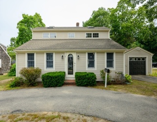 21 Pembroke St, Kingston, Massachusetts, 4 Bedrooms Bedrooms, 7 Rooms Rooms,2 BathroomsBathrooms,Residential,For Sale,Pembroke St,73554132