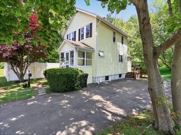 116 Thicket St, Weymouth, Massachusetts, 2 Bedrooms Bedrooms, 6 Rooms Rooms,1 BathroomBathrooms,Residential,For Sale,Thicket St,73524492 116 Thicket St, Weymouth, Massachusetts, 2 Bedrooms Bedrooms, 6 Rooms Rooms,1 BathroomBathrooms,Residential,For Sale,Thicket St,73524492