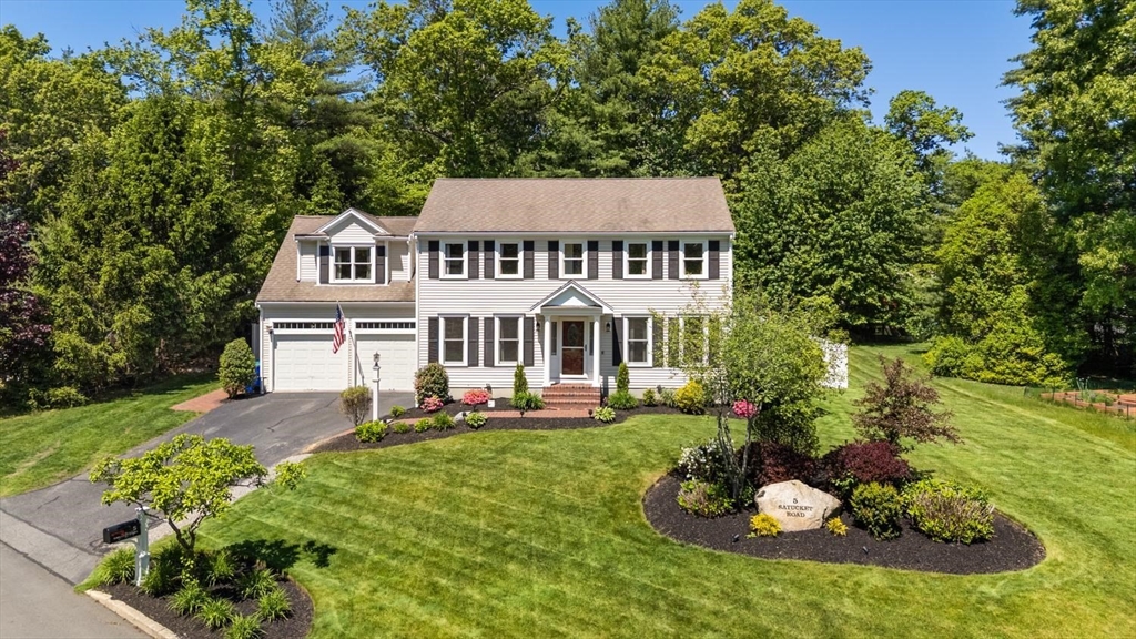 5 Satucket Rd, Rockland, Massachusetts, 5 Bedrooms Bedrooms, 10 Rooms Rooms,3.5 BathroomsBathrooms,Residential,For Sale,Satucket Rd,73527735