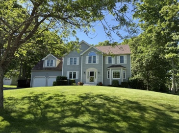 15 Freedom Trail, Mansfield, Massachusetts, 5 Bedrooms Bedrooms, 9 Rooms Rooms,2.5 BathroomsBathrooms,Residential,For Sale,Freedom Trail,73535326