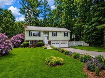 9 Lakeshore Dr, Norfolk, Massachusetts, 3 Bedrooms Bedrooms, 8 Rooms Rooms,2 BathroomsBathrooms,Residential,For Sale,Lakeshore Dr,73536512 9 Lakeshore Dr, Norfolk, Massachusetts, 3 Bedrooms Bedrooms, 8 Rooms Rooms,2 BathroomsBathrooms,Residential,For Sale,Lakeshore Dr,73536512