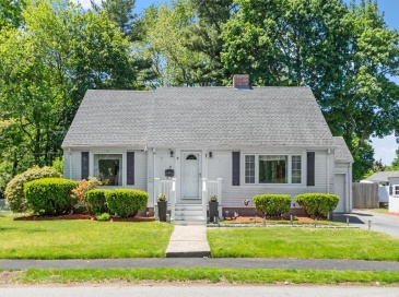 9 Oaklandvale Ave, Saugus, Massachusetts, 3 Bedrooms Bedrooms, 7 Rooms Rooms,1.5 BathroomsBathrooms,Residential,For Sale,Oaklandvale Ave,73533163 9 Oaklandvale Ave, Saugus, Massachusetts, 3 Bedrooms Bedrooms, 7 Rooms Rooms,1.5 BathroomsBathrooms,Residential,For Sale,Oaklandvale Ave,73533163