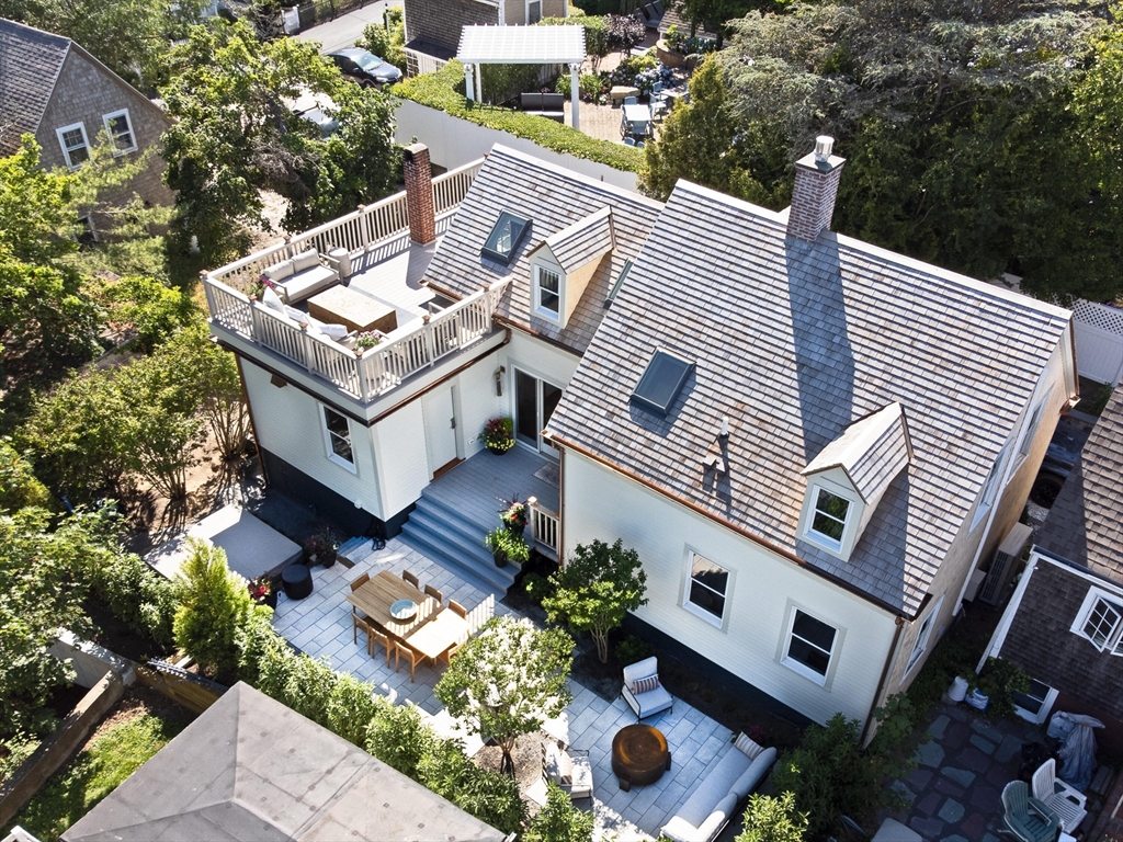 3 Carver Court, Provincetown, Massachusetts, 4 Bedrooms Bedrooms, 6 Rooms Rooms,3 BathroomsBathrooms,Residential,For Sale,Carver Court,73498494