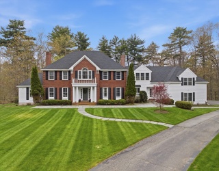 8 Charles Davis Dr, Wenham, Massachusetts, 4 Bedrooms Bedrooms, 11 Rooms Rooms,5 BathroomsBathrooms,Residential,For Sale,Charles Davis Dr,73514577