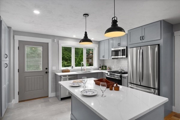 14 Norway Farms Dr, Norfolk, Massachusetts, 2 Bedrooms Bedrooms, 4 Rooms Rooms,1 BathroomBathrooms,Residential Lease,For Rent,Norway Farms Dr,73521501