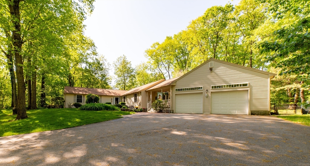 11 Fletcher Street, Plainville, Massachusetts, 4 Bedrooms Bedrooms, 8 Rooms Rooms,2.5 BathroomsBathrooms,Residential,For Sale,Fletcher Street,73521330