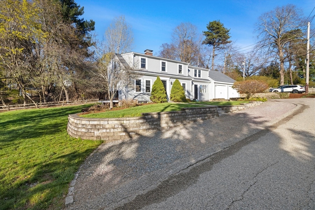 23 Mayflower Ln, Duxbury, Massachusetts, 4 Bedrooms Bedrooms, 11 Rooms Rooms,2.5 BathroomsBathrooms,Residential,For Sale,Mayflower Ln,73510827