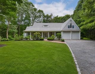 399 Santuit Rd, Barnstable, Massachusetts, 3 Bedrooms Bedrooms, 9 Rooms Rooms,2.5 BathroomsBathrooms,Residential,For Sale,Santuit Rd,73537407