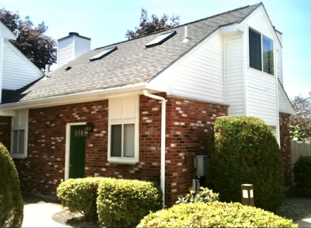 233 Lake St, Weymouth, Massachusetts, 2 Bedrooms Bedrooms, 4 Rooms Rooms,2 BathroomsBathrooms,Residential,For Sale,Lake St,73534519