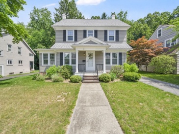 124 Westmoreland Ave, Longmeadow, Massachusetts, 3 Bedrooms Bedrooms, 9 Rooms Rooms,2 BathroomsBathrooms,Residential,For Sale,Westmoreland Ave,73536231