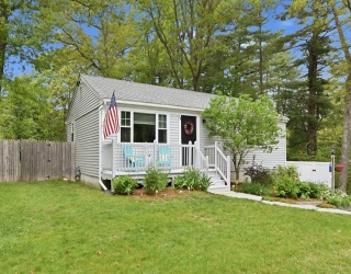 38 Barker Rd, Wareham, Massachusetts, 2 Bedrooms Bedrooms, 5 Rooms Rooms,1 BathroomBathrooms,Residential,For Sale,Barker Rd,73524201