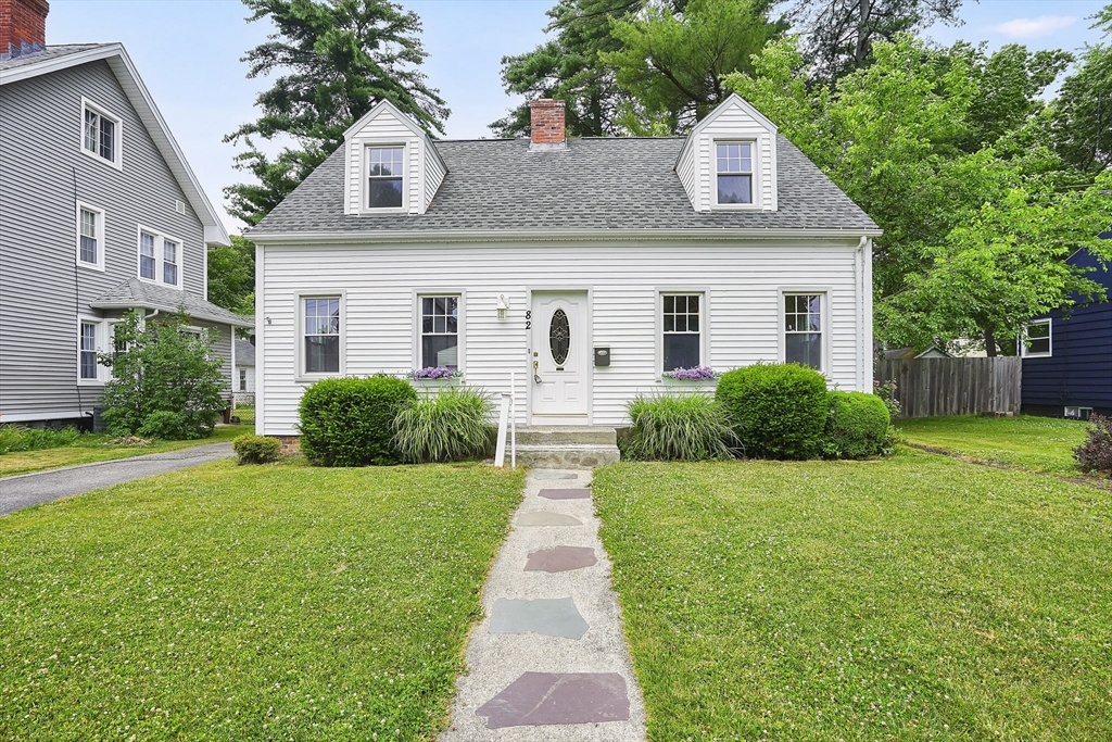 82 Biltmore St, Springfield, Massachusetts, 3 Bedrooms Bedrooms, 6 Rooms Rooms,1 BathroomBathrooms,Residential,For Sale,Biltmore St,73538943
