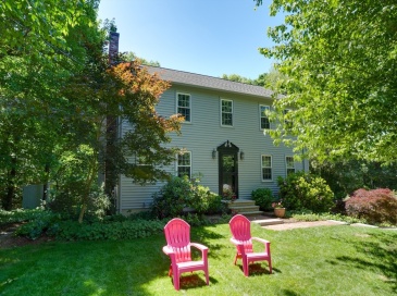 11 Chickadee Dr, Norfolk, Massachusetts, 4 Bedrooms Bedrooms, 8 Rooms Rooms,2.5 BathroomsBathrooms,Residential,For Sale,Chickadee Dr,73534333