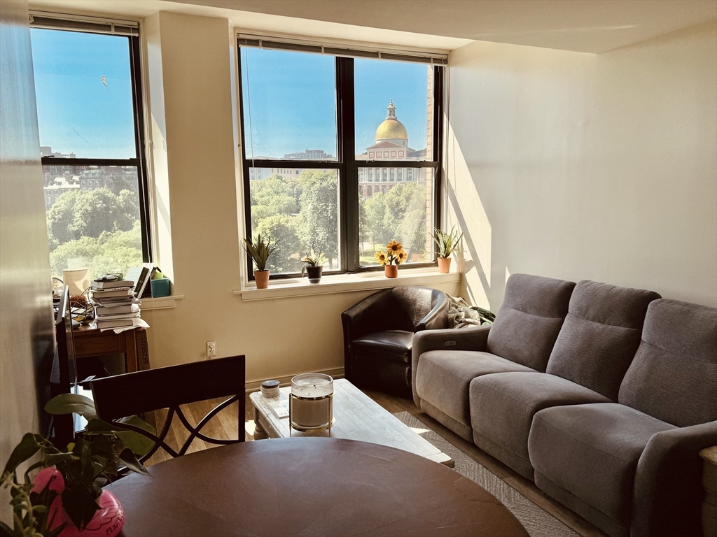 131 Tremont Street, Boston, Massachusetts, 2 Bedrooms Bedrooms, 3 Rooms Rooms,1 BathroomBathrooms,Residential Lease,For Rent,Tremont Street,73529678