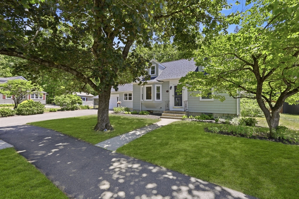 32 Cornell St, South Hadley, Massachusetts, 4 Bedrooms Bedrooms, 7 Rooms Rooms,1 BathroomBathrooms,Residential,For Sale,Cornell St,73539422