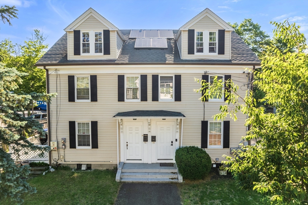 39-41 Forest Street, Arlington, Massachusetts, 2 Bedrooms Bedrooms, 5 Rooms Rooms,2 BathroomsBathrooms,Residential,For Sale,Forest Street,73536714