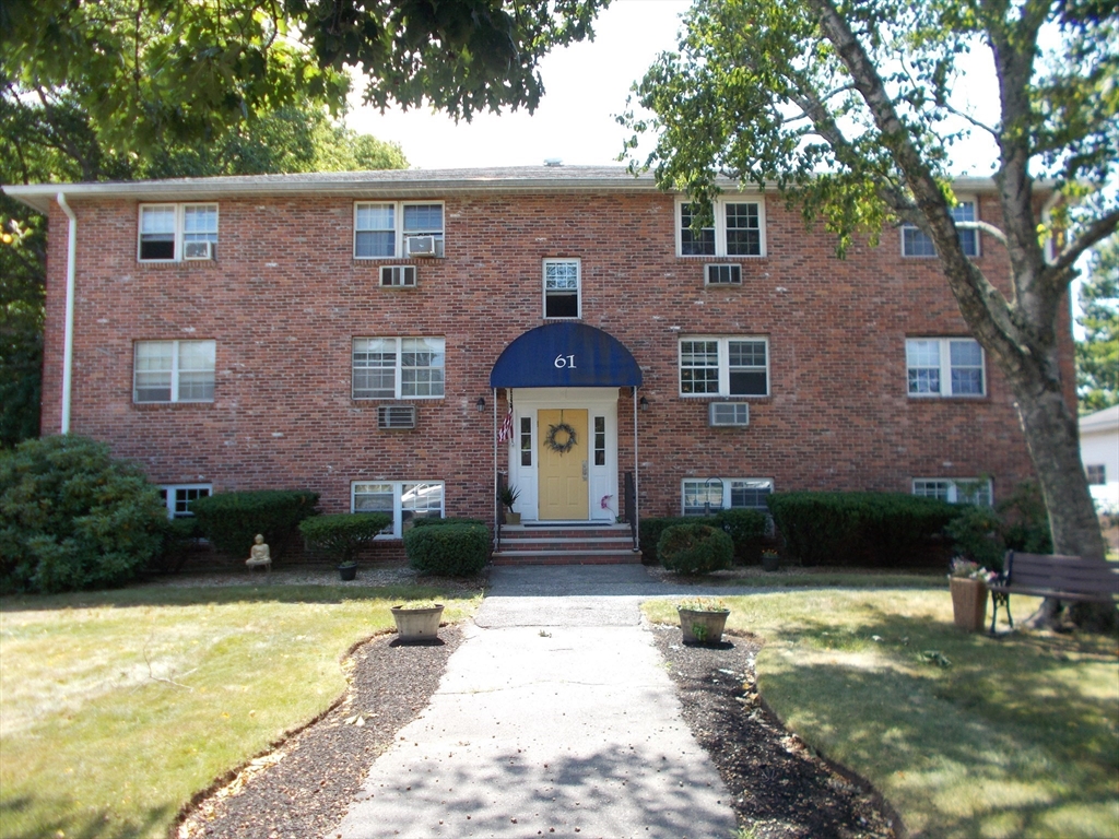 61 Storey Ave, Newburyport, Massachusetts, 2 Bedrooms Bedrooms, 4 Rooms Rooms,1 BathroomBathrooms,Residential,For Sale,Storey Ave,73554148