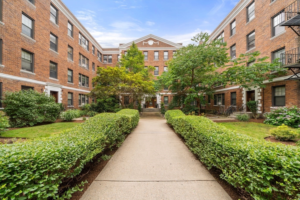 66 Queensberry St, Boston, Massachusetts, 1 Bedroom Bedrooms, 3 Rooms Rooms,1 BathroomBathrooms,Residential,For Sale,Queensberry St,73554153