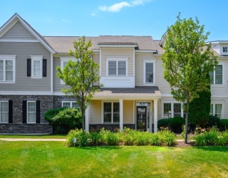 180 Hms Halsted Drive, Hingham, Massachusetts, 2 Bedrooms Bedrooms, 7 Rooms Rooms,3 BathroomsBathrooms,Residential,For Sale,Hms Halsted Drive,73554167