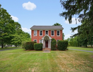 284 South St, Northborough, Massachusetts, 5 Bedrooms Bedrooms, 10 Rooms Rooms,2 BathroomsBathrooms,Residential Income,For Sale,South St,73554180