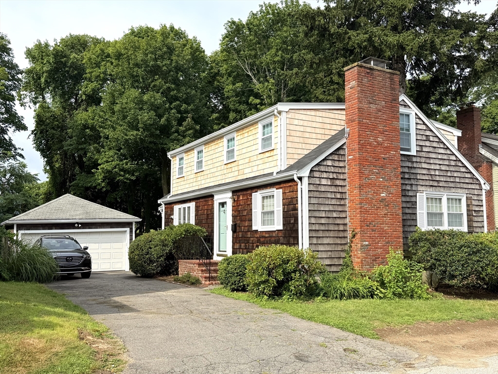 52 Evans Road, Marblehead, Massachusetts, 4 Bedrooms Bedrooms, 8 Rooms Rooms,2.5 BathroomsBathrooms,Residential Lease,For Rent,Evans Road,73554171