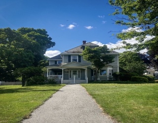 18 Church St, Haverhill, Massachusetts, 2 Bedrooms Bedrooms, 5 Rooms Rooms,1.5 BathroomsBathrooms,Residential Lease,For Rent,Church St,73551033