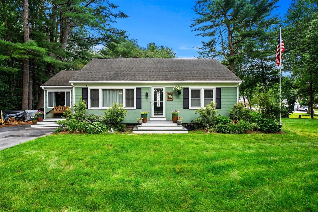 38 Ledge Road, Chelmsford, Massachusetts, 3 Bedrooms Bedrooms, 7 Rooms Rooms,1 BathroomBathrooms,Residential,For Sale,Ledge Road,73554207