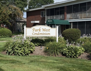 32 Park Ave, West Springfield, Massachusetts, 2 Bedrooms Bedrooms, 5 Rooms Rooms,1 BathroomBathrooms,Residential,For Sale,Park Ave,73554229