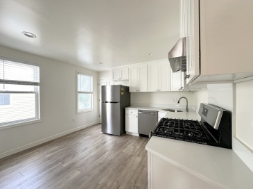 72 Easton St, Boston, Massachusetts, 3 Bedrooms Bedrooms, 5 Rooms Rooms,2 BathroomsBathrooms,Residential Lease,For Rent,Easton St,73554237