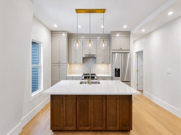 139 Sycamore St., Somerville, Massachusetts, 3 Bedrooms Bedrooms, 5 Rooms Rooms,2 BathroomsBathrooms,Residential Lease,For Rent,Sycamore St.,73554243