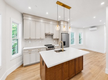 139 Sycamore St., Somerville, Massachusetts, 3 Bedrooms Bedrooms, 9 Rooms Rooms,3 BathroomsBathrooms,Residential Lease,For Rent,Sycamore St.,73554241